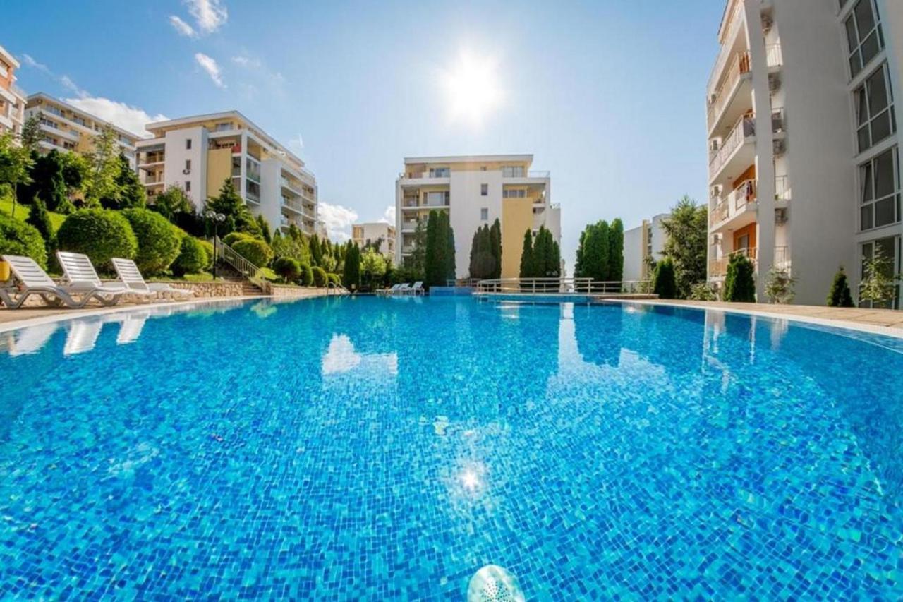 Fort Noks - Menada Apartments Sveti Vlas Esterno foto