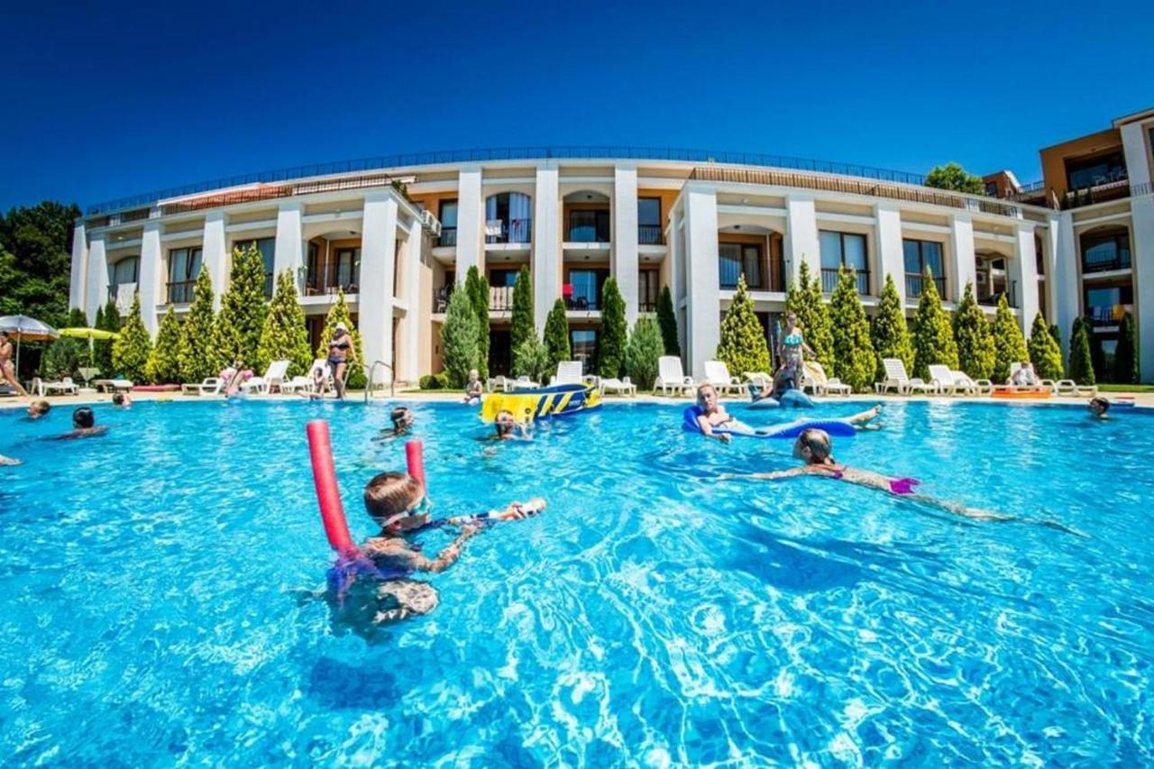 Fort Noks - Menada Apartments Sveti Vlas Esterno foto
