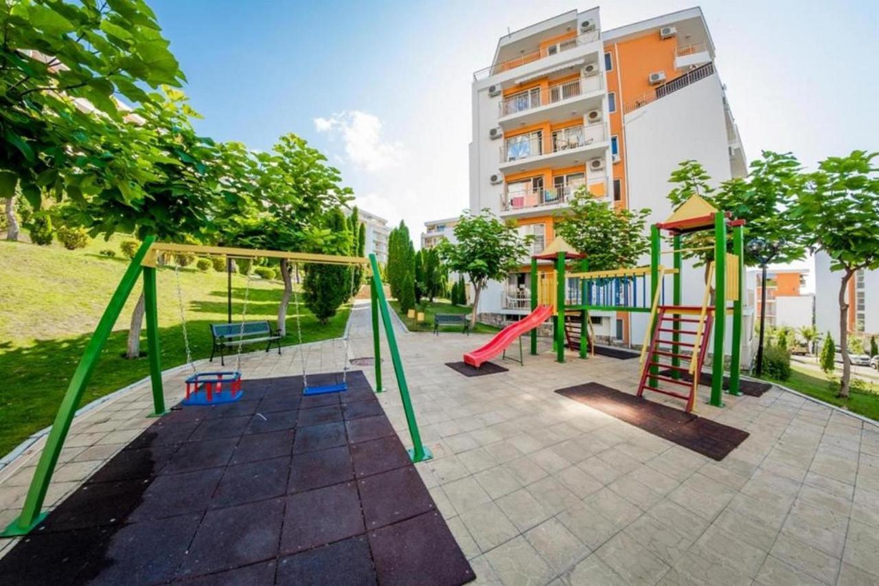 Fort Noks - Menada Apartments Sveti Vlas Esterno foto