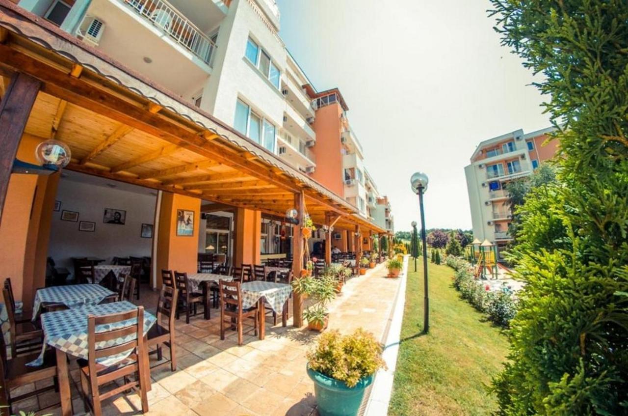 Fort Noks - Menada Apartments Sveti Vlas Esterno foto