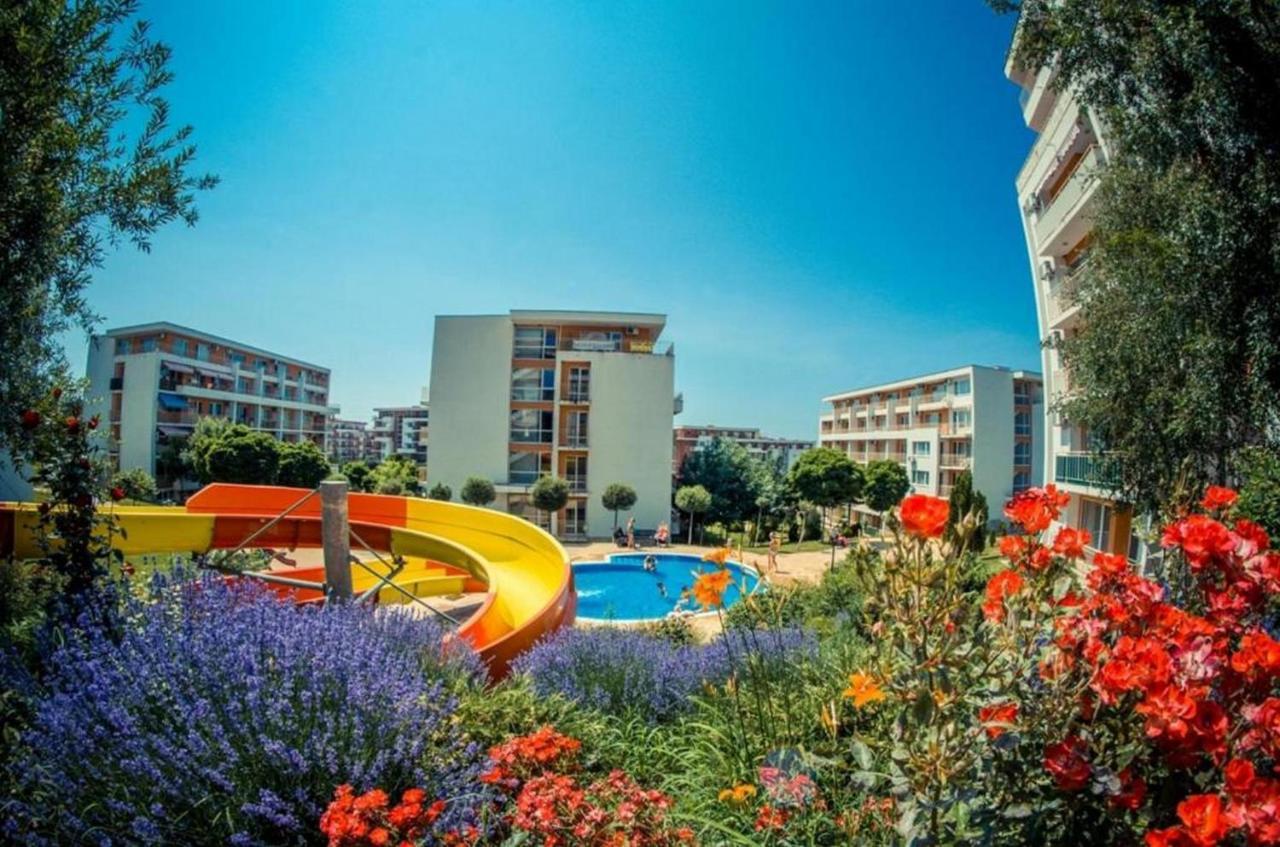 Fort Noks - Menada Apartments Sveti Vlas Esterno foto