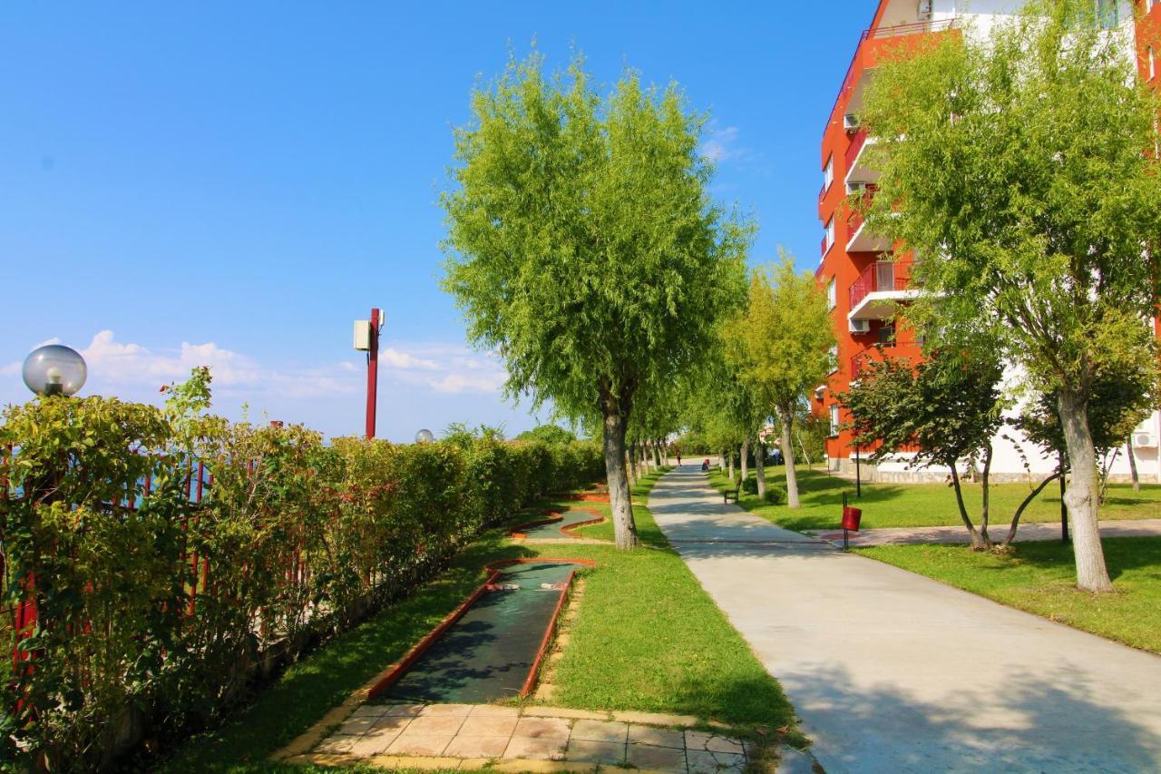 Fort Noks - Menada Apartments Sveti Vlas Esterno foto