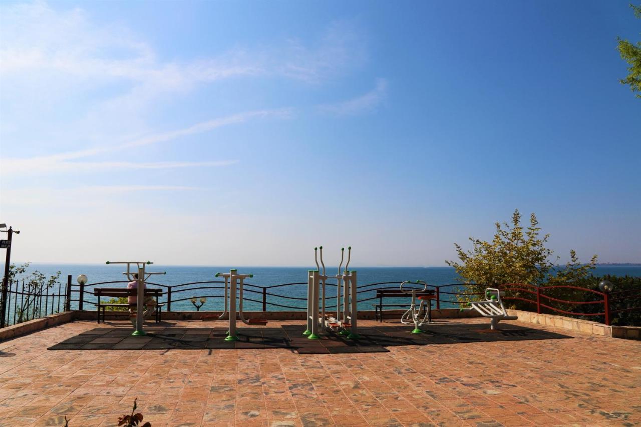Fort Noks - Menada Apartments Sveti Vlas Esterno foto