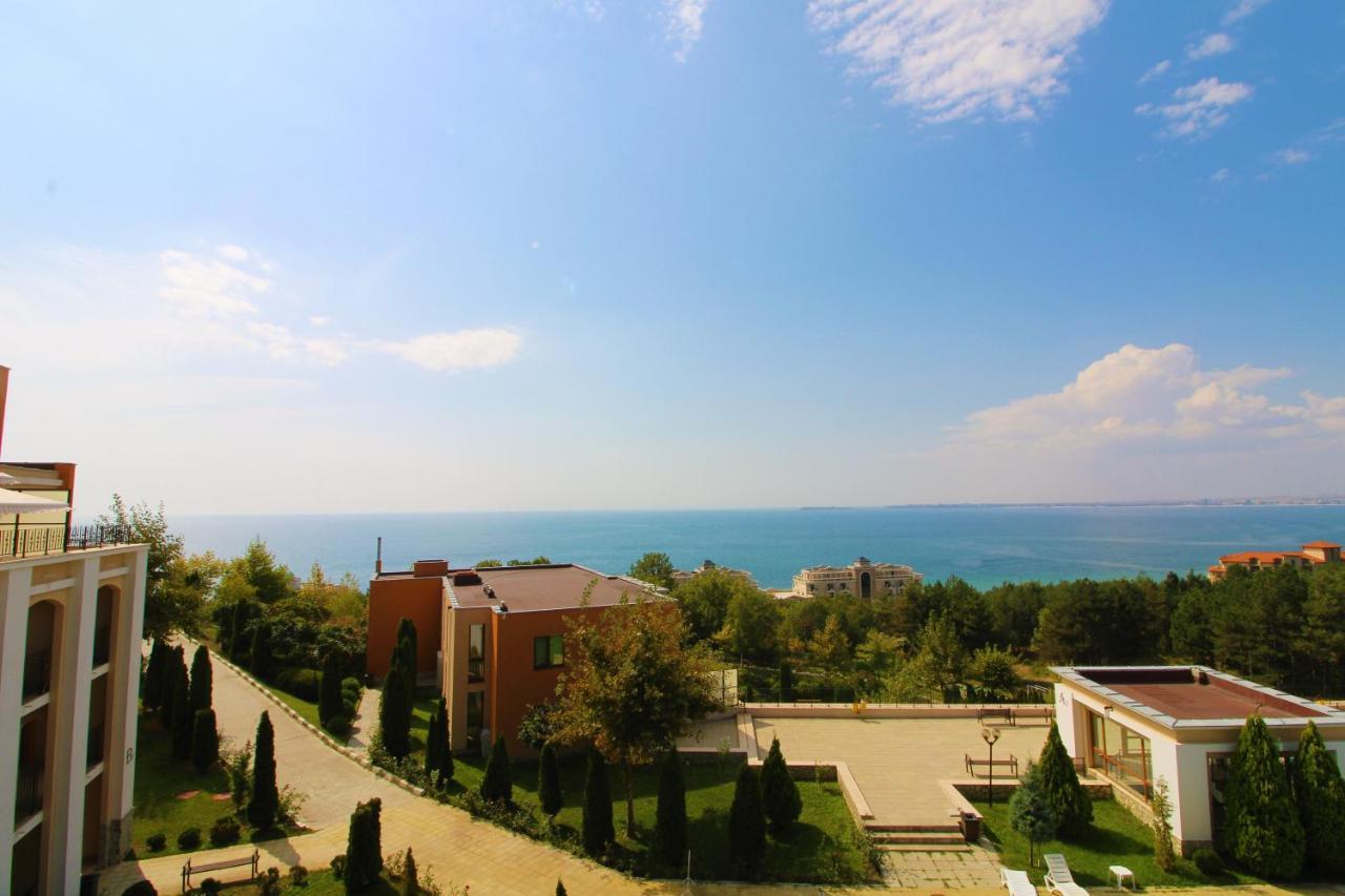 Fort Noks - Menada Apartments Sveti Vlas Esterno foto