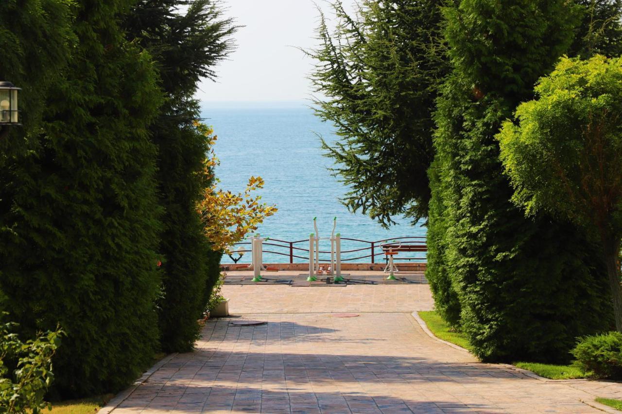 Fort Noks - Menada Apartments Sveti Vlas Esterno foto